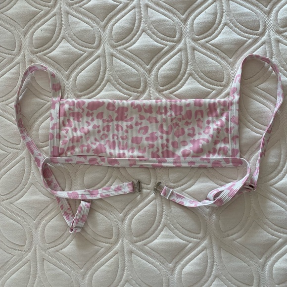 Pink and white leaped animal print bikini set. - Picture 2 of 5